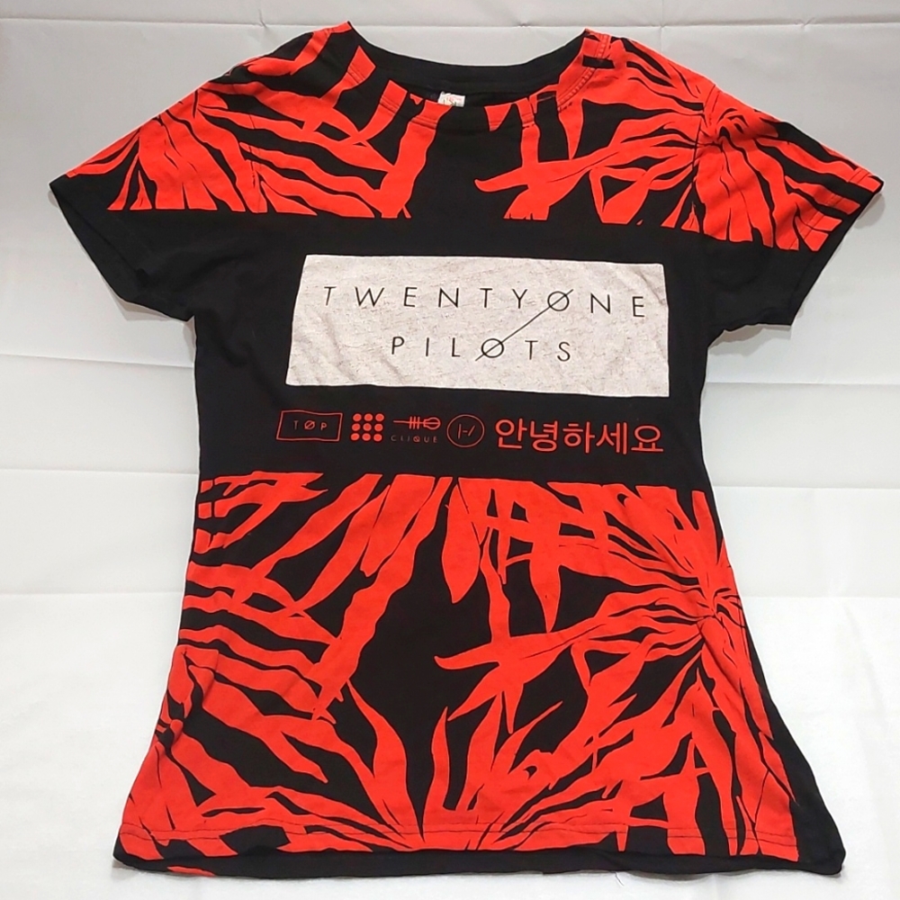 Twenty One Pilots Clique T-Shirt Size Medium Rock Me Apparel
